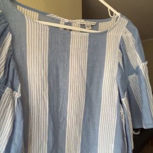 American Eagle Top Bell Sleeves